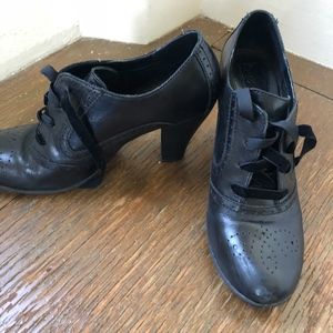 Born Oxford Heeled Booties